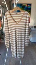 Prachtige splinternieuwe Nikki jurk maat 40, Maat 38/40 (M), Beige, Nieuw, Ophalen of Verzenden