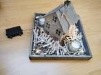 metalen ( kerst )huisje op houten bord, Ophalen of Verzenden, Zo goed als nieuw