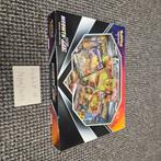 Meowth V-Max Special Collection Box (Sealed Mint Condition), Ophalen of Verzenden, Nieuw, Boosterbox