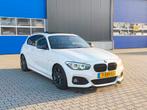 BMW 120i M Pakket Automaat Harman Kardon, 1998 cc, Achterwielaandrijving, 74 €/maand, Wit