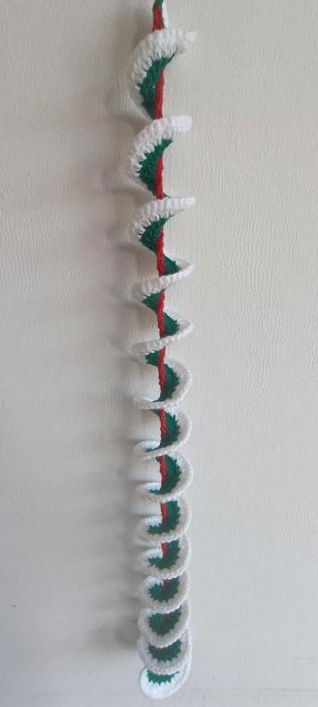 Gehaakte wind spinner Rood/Groen/Wit beschikbaar voor biedingen