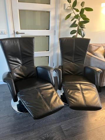 2 Nette Prominent Relaxfauteuils Zwart Leer Draaibaar M/L beschikbaar voor biedingen