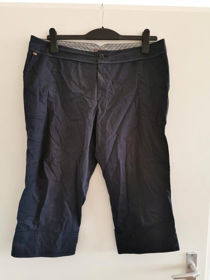 Rosner driekwart blauwe zeer licht gestreepte broek Mt 44., Kleding | Dames, Broeken en Pantalons, Zo goed als nieuw, Maat 42/44 (L)