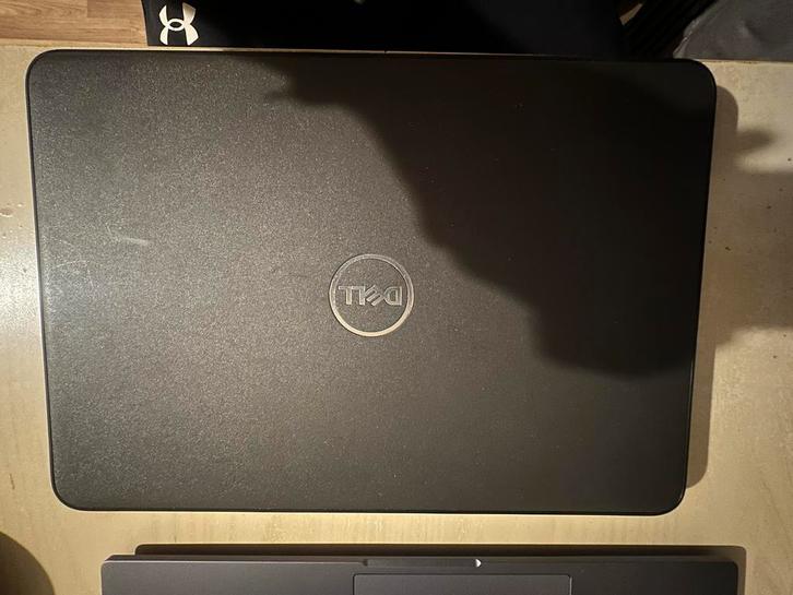 School Dell Laptop – 4 jaar oud | Werkt nog goed, Computers en Software, Windows Laptops, Gebruikt, 15 inch, 2 tot 3 Ghz, Ophalen
