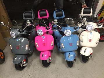 Nieuwe Mini Vespa Scooter Kinderen | 12V beschikbaar voor biedingen