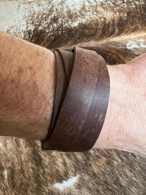 Leren Dacaya armband voor mannen., Sieraden, Tassen en Uiterlijk, Armbanden, Zo goed als nieuw, Leer, Bruin, Ophalen of Verzenden