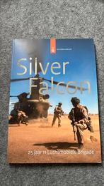 Boek 25 jaar 11 Luchtmobiele Brigade / 11 LMB KL, Ophalen of Verzenden, Landmacht, Nederland, Boek of Tijdschrift