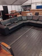 TEAB. Donkergrijze hoekbank met loungebank - mancave proof!, Ophalen, Gebruikt, Vierpersoons of meer