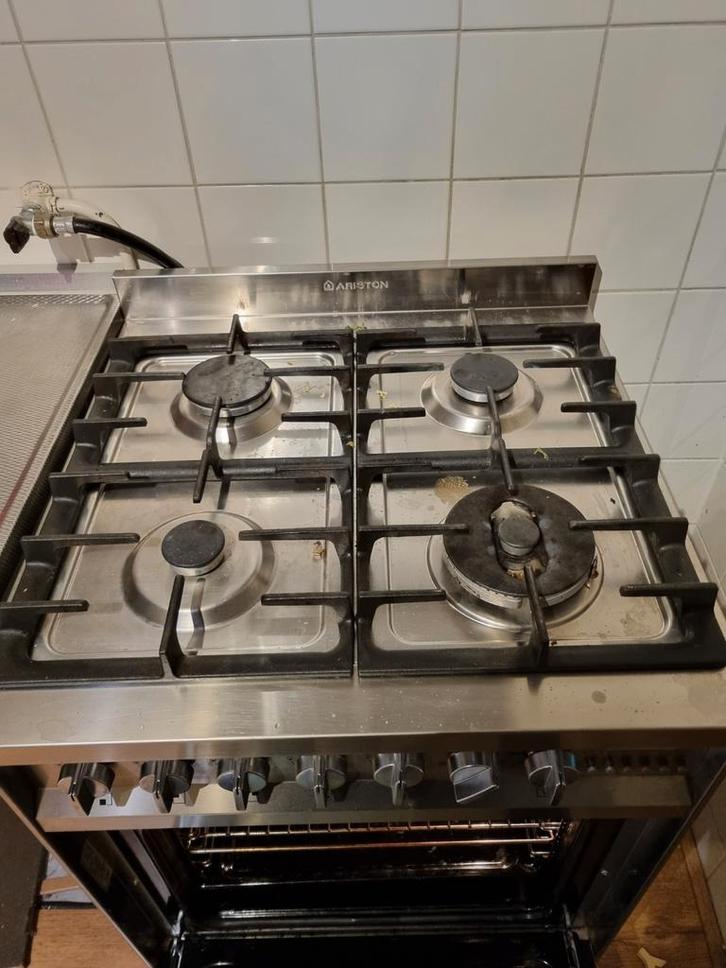 Ariston Fornuis, Witgoed en Apparatuur, Fornuizen, Gebruikt, Vrijstaand, Gas, 4 kookzones, 85 tot 90 cm, 60 cm of meer, Grill