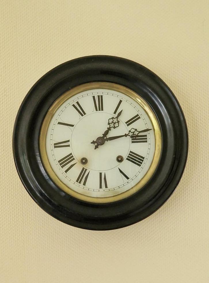 Comtoise wandklok in prima staat met morbier uurwerk, Antiek en Kunst, Antiek | Klokken, Ophalen of Verzenden