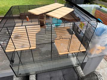 Hamsterkooi inclusief toebehoren beschikbaar voor biedingen