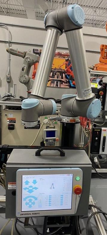 Universal robot UR10 beschikbaar voor biedingen