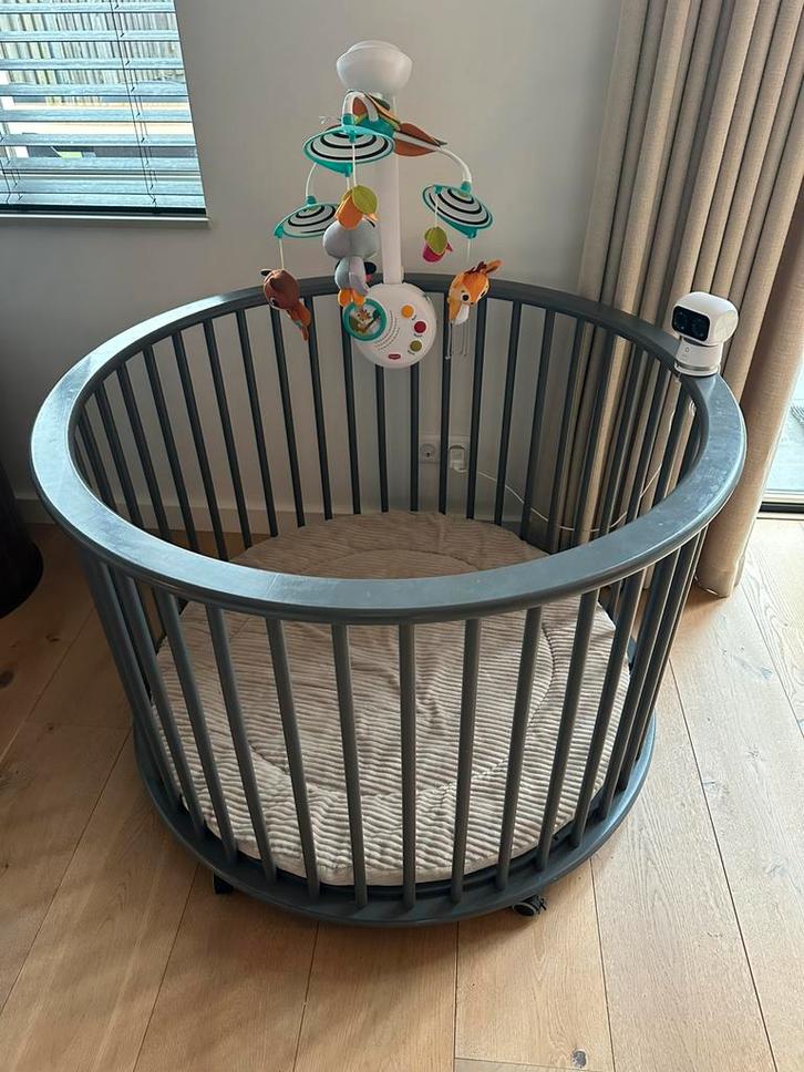 Bopita baby box rond grijs (deep grey) incl. boxkleed, Kinderen en Baby's, Boxen, Gebruikt, Rond, Boxkleed, Ophalen