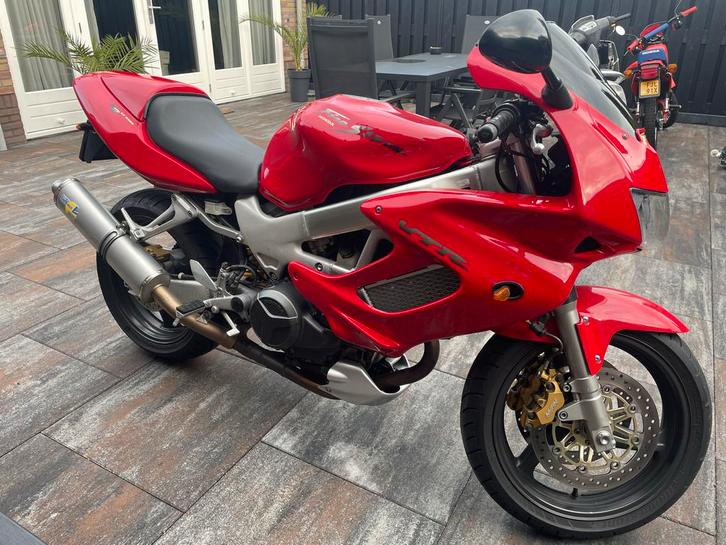 Zeer nette Honda VTR Firestorm - Dealer Onderhouden!, Motoren, Motoren | Honda, Particulier, Sport, meer dan 35 kW, 2 cilinders