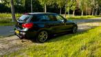 BMW M140i | Yvoorwit leer | M Perf. carbon | Harman Kardon, Euro 5, Achterwielaandrijving, 74 €/maand, Overige kleuren