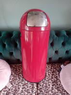 Retro Rode Afvalemmer met Push Deksel, Huis en Inrichting, 50 tot 75 cm, Ophalen of Verzenden, Metaal, 20 tot 30 liter