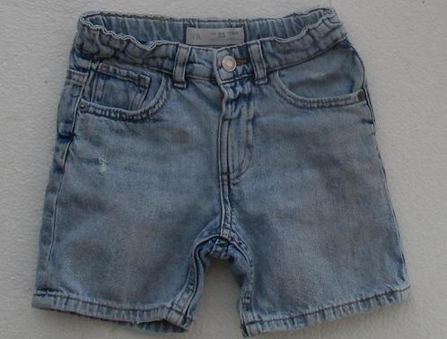 jeansshort van zara maat 104, Kinderen en Baby's, Kinderkleding | Maat 104, Zo goed als nieuw, Jongen, Broek, Ophalen of Verzenden