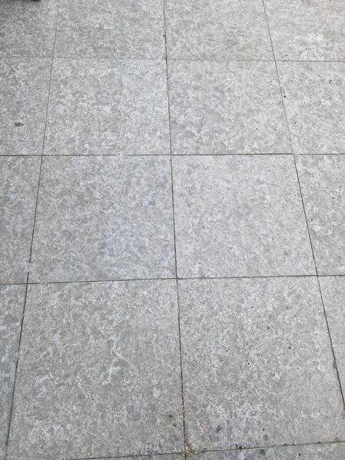 17 zeer mooie terrastegels 50 x 50 graniet en nog wat halve, Tuin en Terras, Tegels en Klinkers, Zo goed als nieuw, Terrastegels