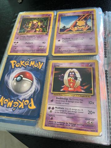 Oude pokemon kaarten, graag bieden, geen berichten beschikbaar voor biedingen