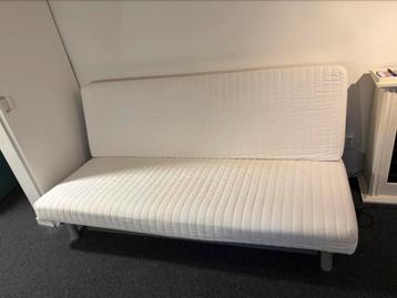 Slaapbank 140x200 inclusief matrassen en opbergruimte