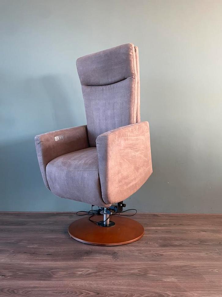 Elektrische prominent XL sta op stoel / relax fauteuil, Huis en Inrichting, Fauteuils, Ophalen