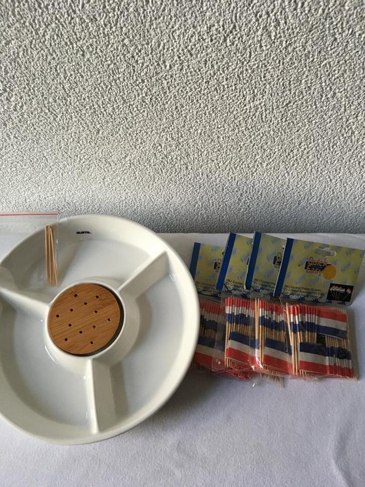 Nieuwe Porseleinen Party Schaal + 200 Prikkers, Huis en Inrichting, Keuken | Keukenbenodigdheden, Nieuw, Ophalen of Verzenden