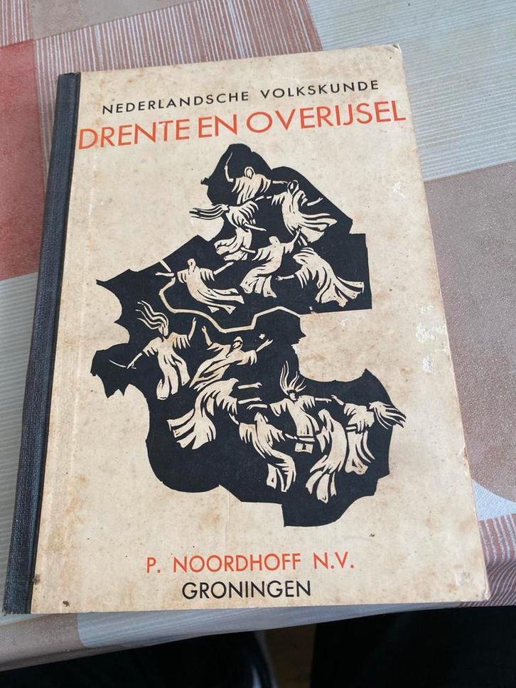 Drente en Overijssel - Nederlandse Volkskunde, Boeken, Streekboeken en Streekromans, Gelezen, Drenthe, Ophalen of Verzenden