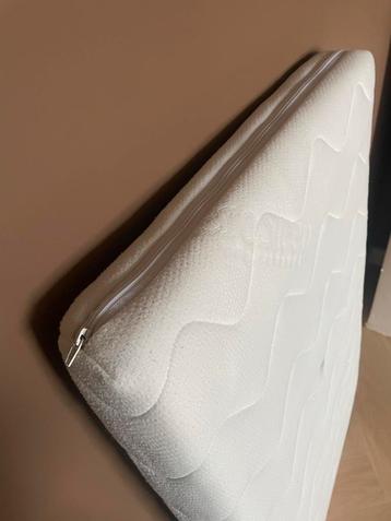 Matras aerosleep met afritsbare hoes tegen het stikken beschikbaar voor biedingen