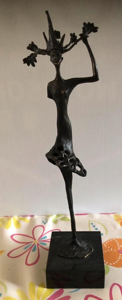 Corrie Ammerlaan - de gekroonde vrouw, Antiek en Kunst, Kunst | Beelden en Houtsnijwerken, Ophalen of Verzenden