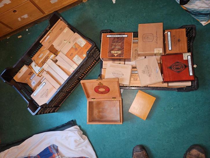 Collectie Sigarendoosjes - Leeg, Verzamelen, Rookartikelen, Aanstekers en Luciferdoosjes, Gebruikt, Tabaksdoos of Verpakking, Ophalen