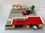 Lego 377 Shell Service Station Tankstation; mist 4 touwtjes, Ophalen of Verzenden, Gebruikt, Complete set, Lego
