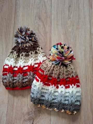 Dames mutsen  beschikbaar voor biedingen