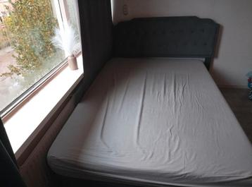 Gebruikt bed 140x200 - Ziet er nog goed uit! beschikbaar voor biedingen