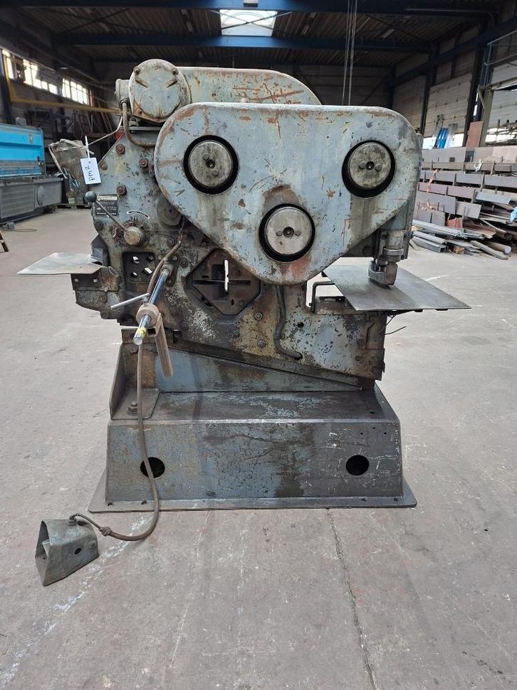 Knipmachines & Ponsmachines, Mubea MIW 800 & Mubea KBL 11N, Doe-het-zelf en Verbouw, Gereedschap | Handgereedschap, Gebruikt, Ophalen of Verzenden