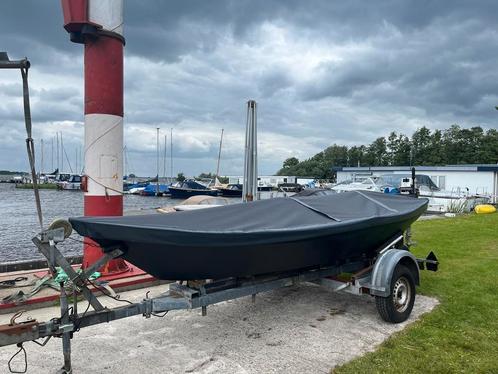 Stalen sloep incl 4 takt motor, Watersport en Boten, Vis- en Consoleboten, Gebruikt, Tot 10 pk, 3 tot 6 meter, Benzine, Buitenboordmotor