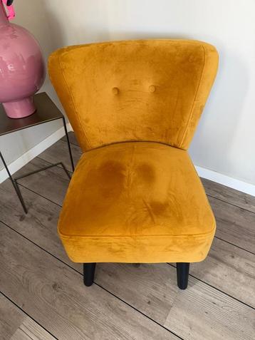 Gele fauteuil met velvet bekleding beschikbaar voor biedingen