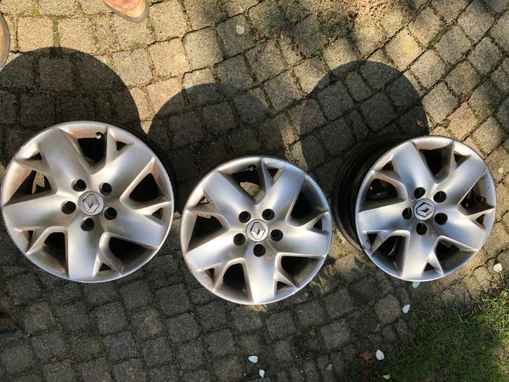 3x stalen velgen 16" met renault wieldoppen, Auto diversen, Wieldoppen, Gebruikt, Ophalen
