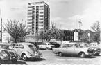 Arnhem Velperplein met Torenflat.  VW  Kever., Verzamelen, Ophalen of Verzenden, 1960 tot 1980, Gelopen, Gelderland