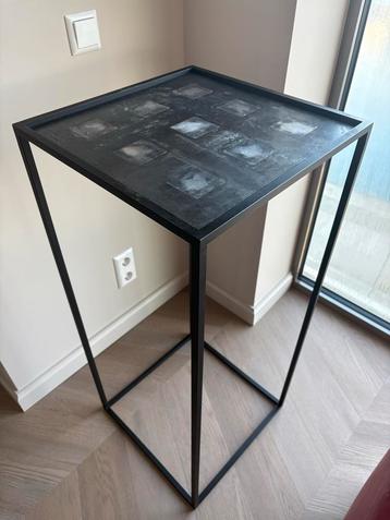 Stijlvolle bijzettafel - 43x43x100 cm plantentafel beschikbaar voor biedingen