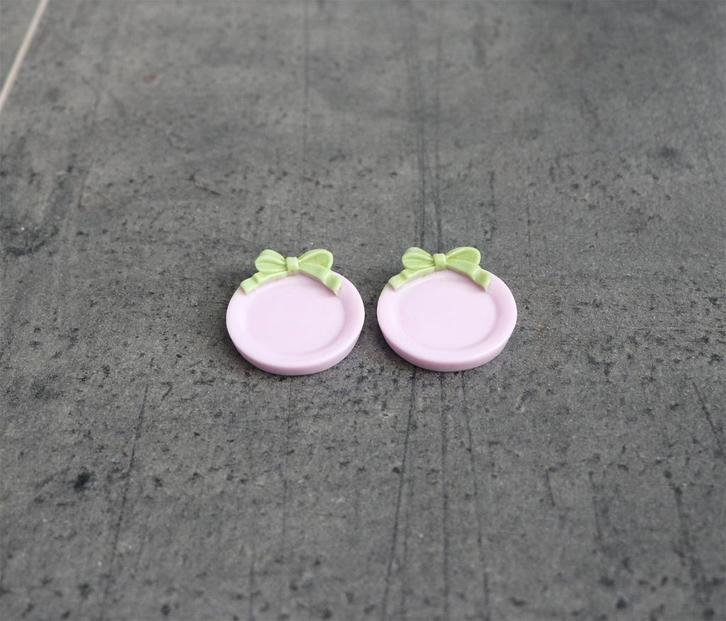 Borden met strik 1:6 -Serveerbord miniatuur nieuw 1:12 Paars, Verzamelen, Poppenhuizen en Toebehoren, Nieuw, Decoratie, Ophalen of Verzenden