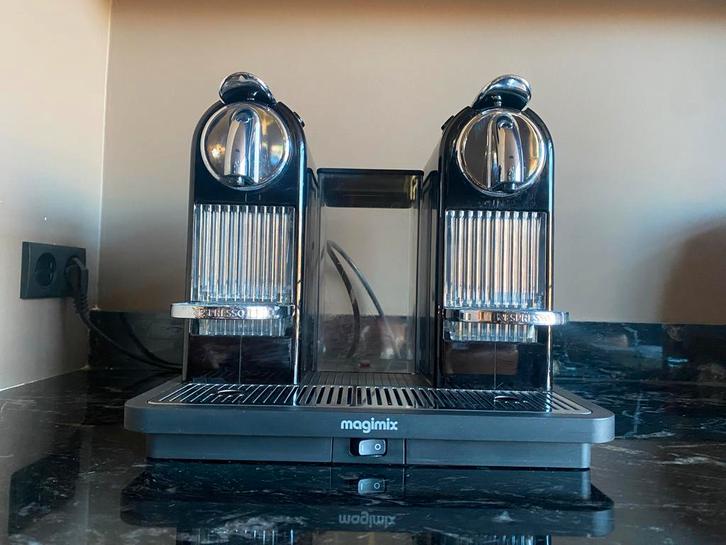 Nespresso Magimix Koffiemachine duo, Witgoed en Apparatuur, Koffiezetapparaten, Gebruikt, Koffiepads en cups, Koffiemachine, 1 kopje