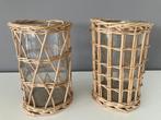 2 rotan /glazen vaasjes / windlichtjes, Gebruikt, Overige kleuren, Ophalen of Verzenden, Glas