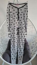 Grijze  onesi pyjama met lippenprint mt 34/36, Kleding | Dames, Pyjama's, Hunkemöller, Ophalen of Verzenden, Zo goed als nieuw