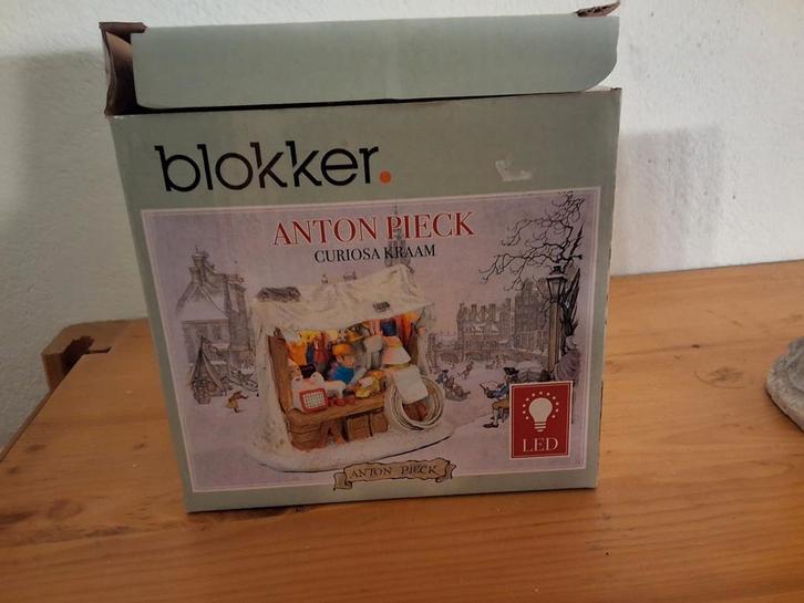 Kersthuisje Anton Pieck, de curiosakraam, kerst, Diversen, Kerst, Zo goed als nieuw, Ophalen of Verzenden