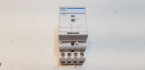 Hager Magneetschakelaar / Relais ES420A 20A 400V (1x), Hobby en Vrije tijd, Elektronica-componenten, Gebruikt, Ophalen of Verzenden