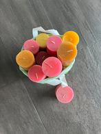 Een hele tas vol roze en gele kaarsen, Overige materialen, Nieuw, Ophalen of Verzenden, Kaars