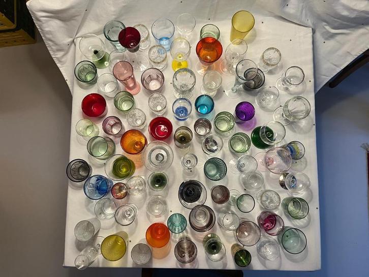 Glazen met en zonder voetje, Verzamelen, Glas en Borrelglaasjes, Zo goed als nieuw, Overige typen, Ophalen