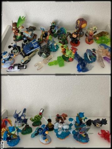 45 assorti Skylanders poppetjes / figuren enz. nintendo wii beschikbaar voor biedingen