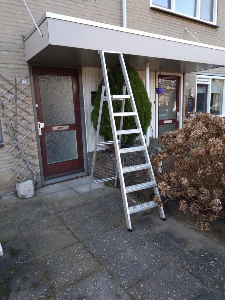 Bordestrap 7 treden, Doe-het-zelf en Verbouw, Ladders en Trappen, Zo goed als nieuw, 2 tot 4 meter, Ophalen of Verzenden