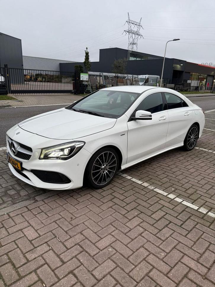 Mercedes-Benz CLA 180 122pk 7G-DCT 2018 Wit, Auto's, Mercedes-Benz, Particulier, CLA, ABS, Achteruitrijcamera, Apple Carplay, Boordcomputer